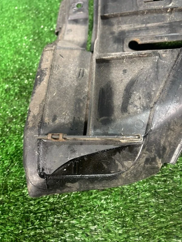 Воздуховод правый BMW 3 E36 256S3 M52B25 1997 - миниатюра 7