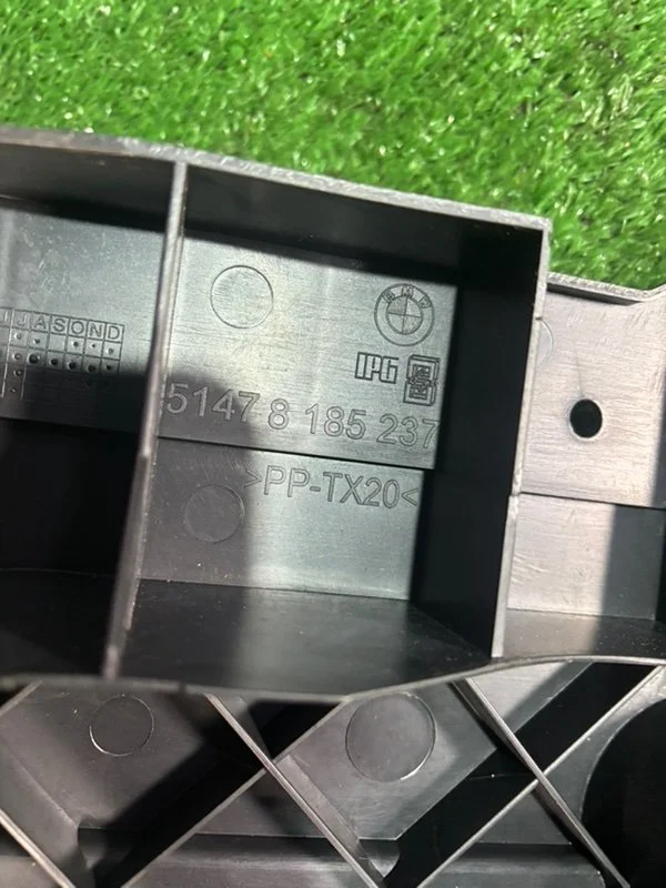 Накладка Багажника передняя левая BMW 5 E39 - миниатюра 2