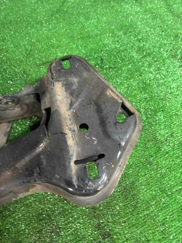 Траверса опора АКПП BMW X5 E53 M54B30 306S3 2003 - миниатюра 8