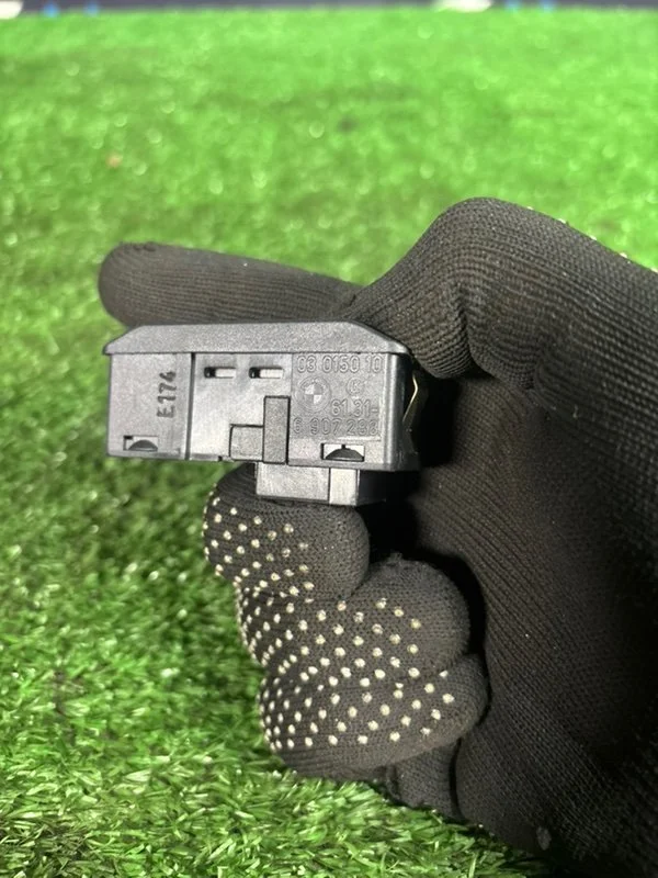 Кнопка электролюка BMW X5 E53 M54B30 306S3 2004 - миниатюра 4