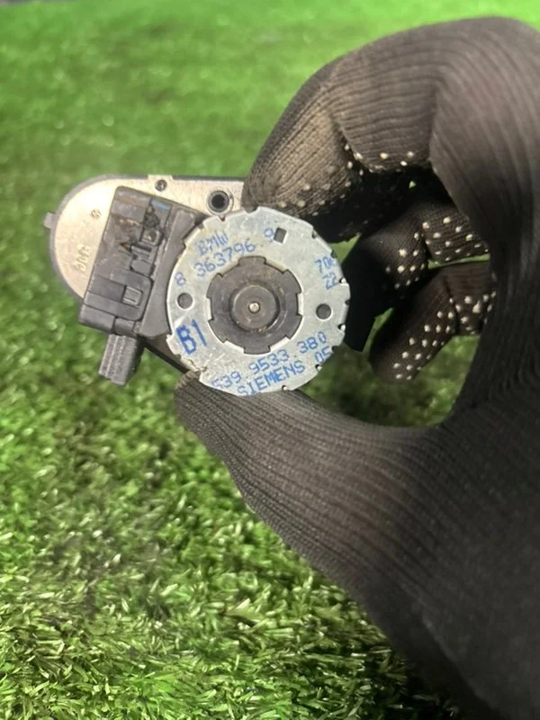 Сервопривод заслонка печки BMW 5 E39 256S3 M52B25 - миниатюра 2