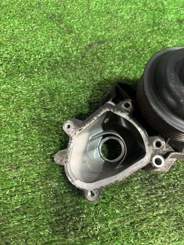 Помпа водяная BMW X5 E53 M57 306D2 2005 - миниатюра 3