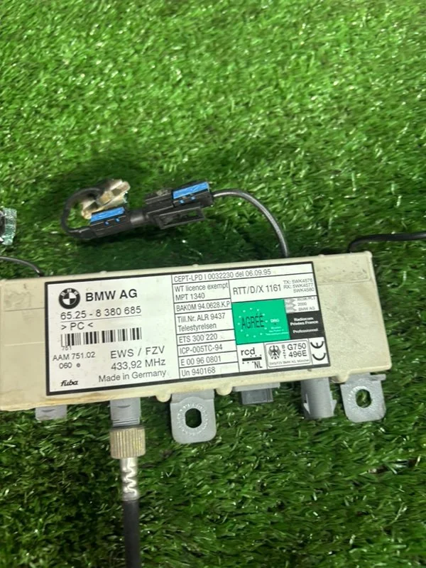 Антенна BMW 5 E39 206S4 M52B20TU 1999 - миниатюра 2