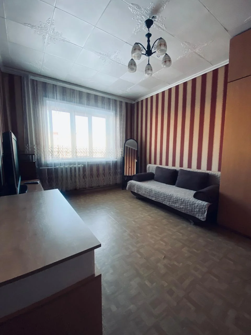 Продаётся светлая 1-комнатная квартира в центре Нерюнгри (ул. Ленина) - миниатюра 3