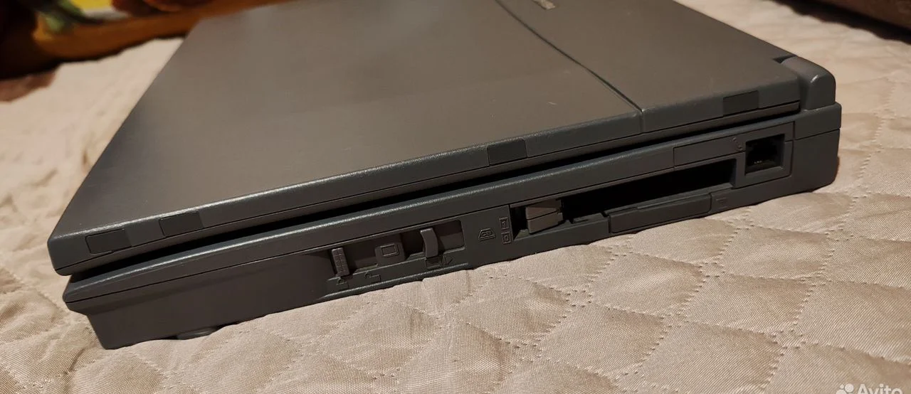 Ретро ноутбук Toshiba Tecra8000 (USA) - миниатюра 2