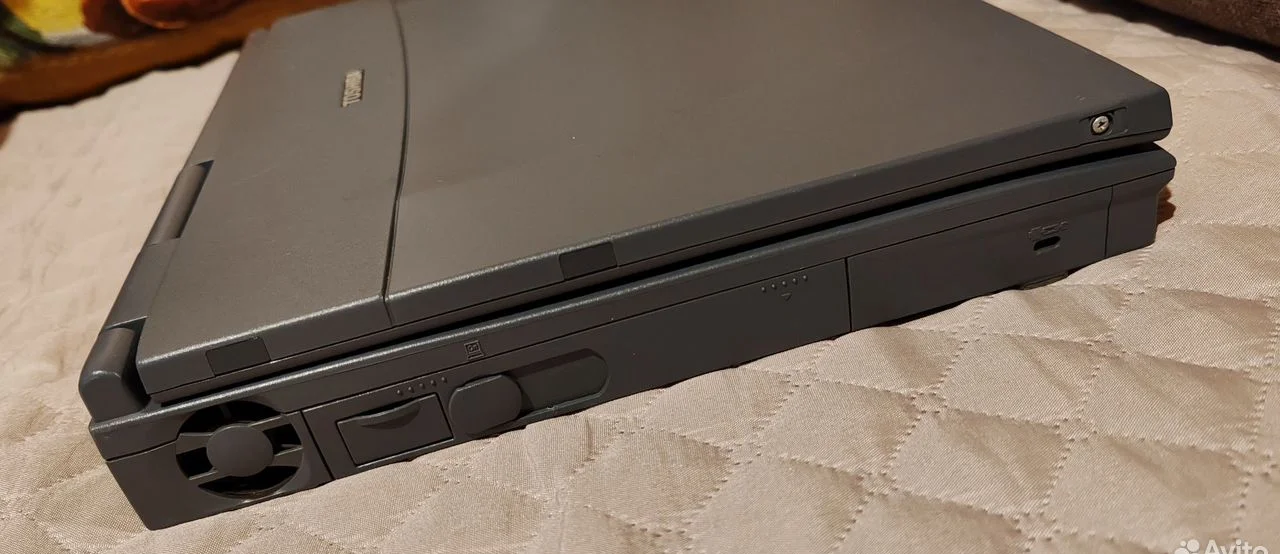 Ретро ноутбук Toshiba Tecra8000 (USA) - миниатюра 3