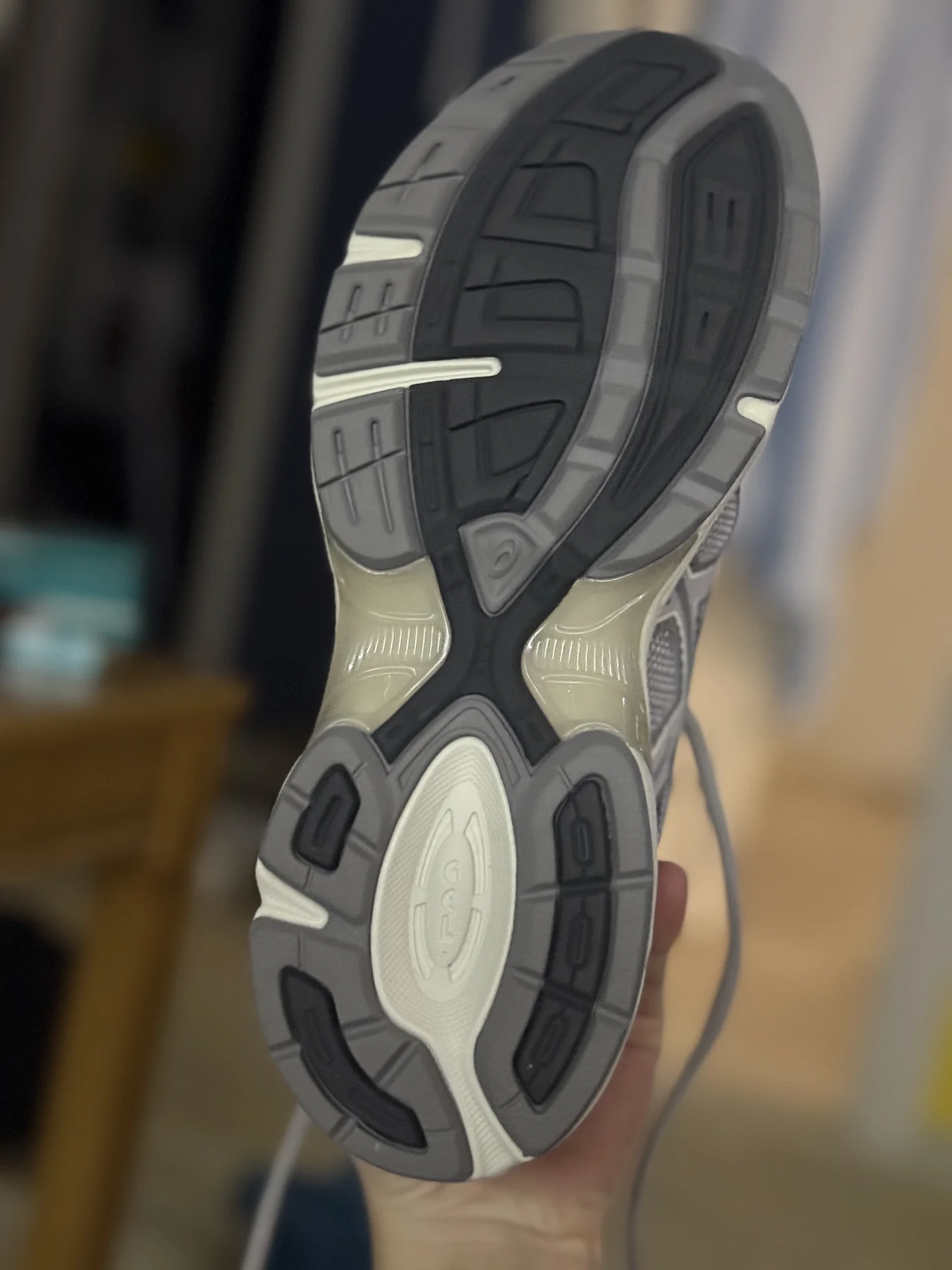 Кроссовки ASICS gel - миниатюра 4