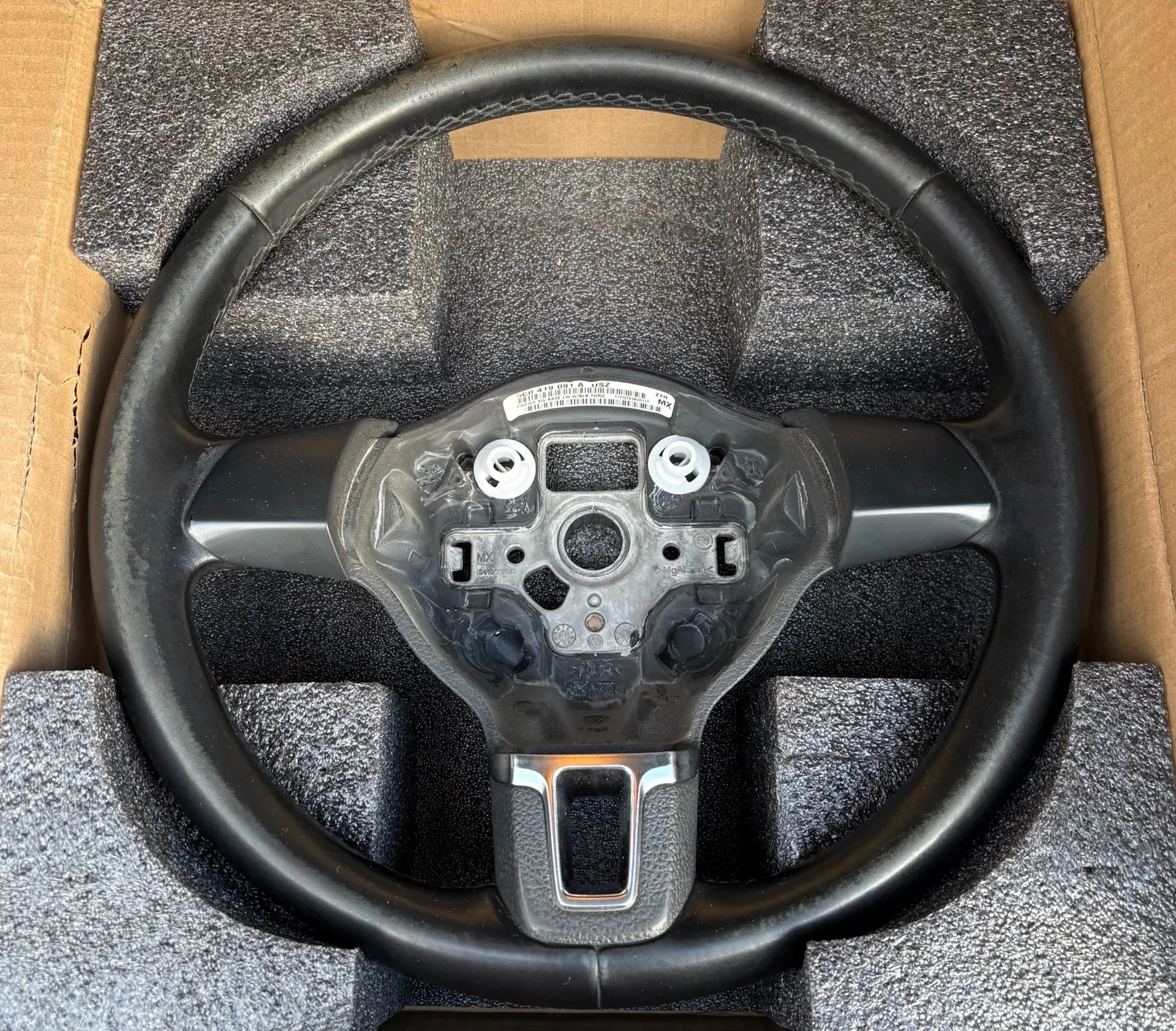 Руль Volkswagen Jetta 6 1.4 с AirBag - миниатюра 3