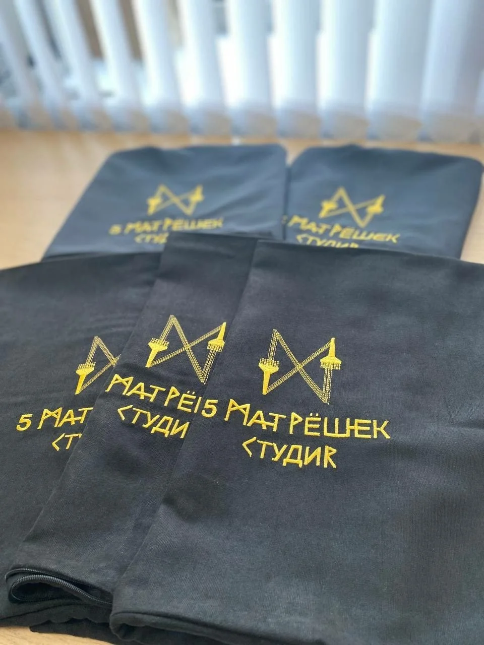 Вышивка на одежде - миниатюра 9
