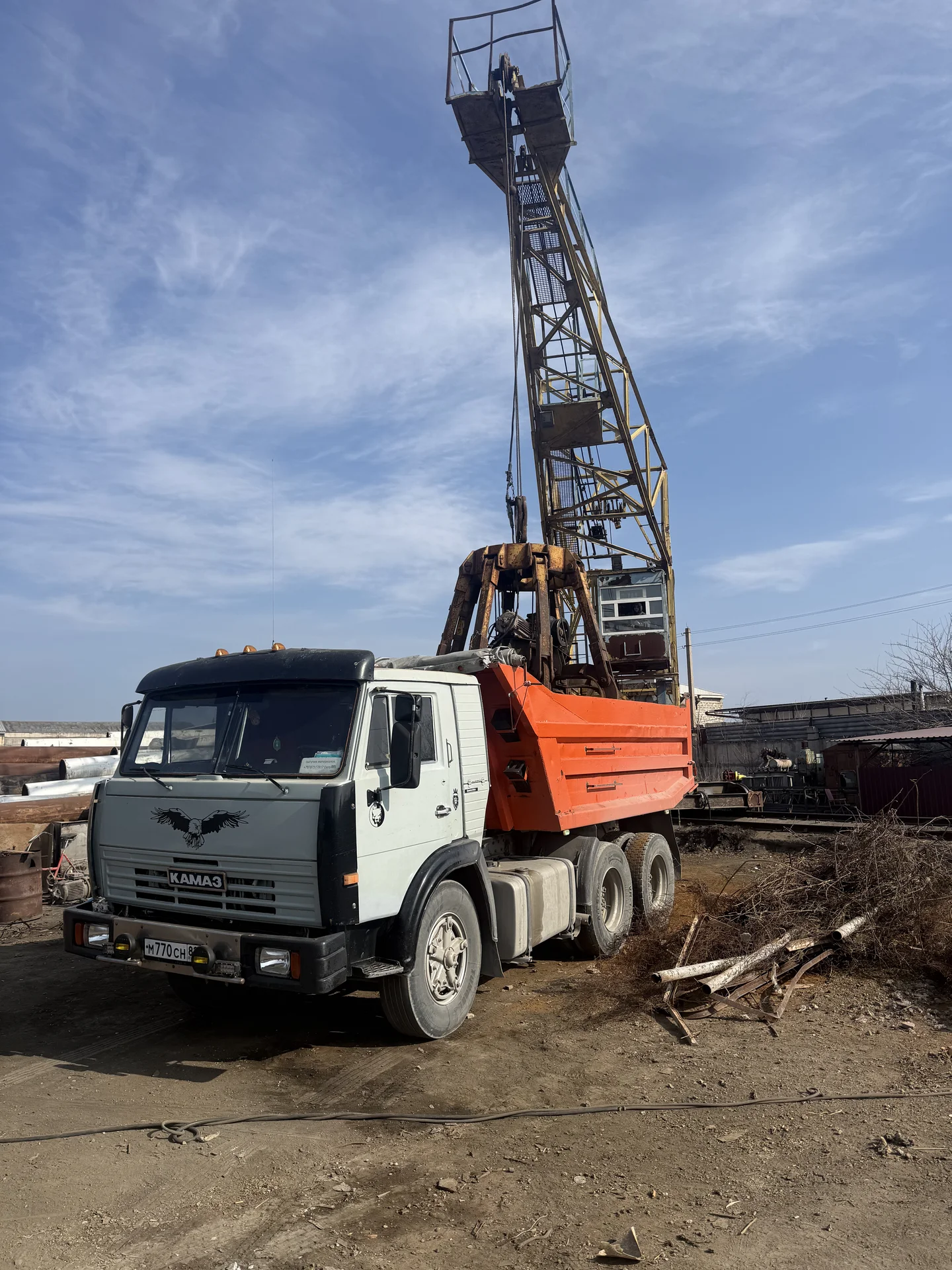 Аренда самосвала КамАЗ 10м3 - изображение 1