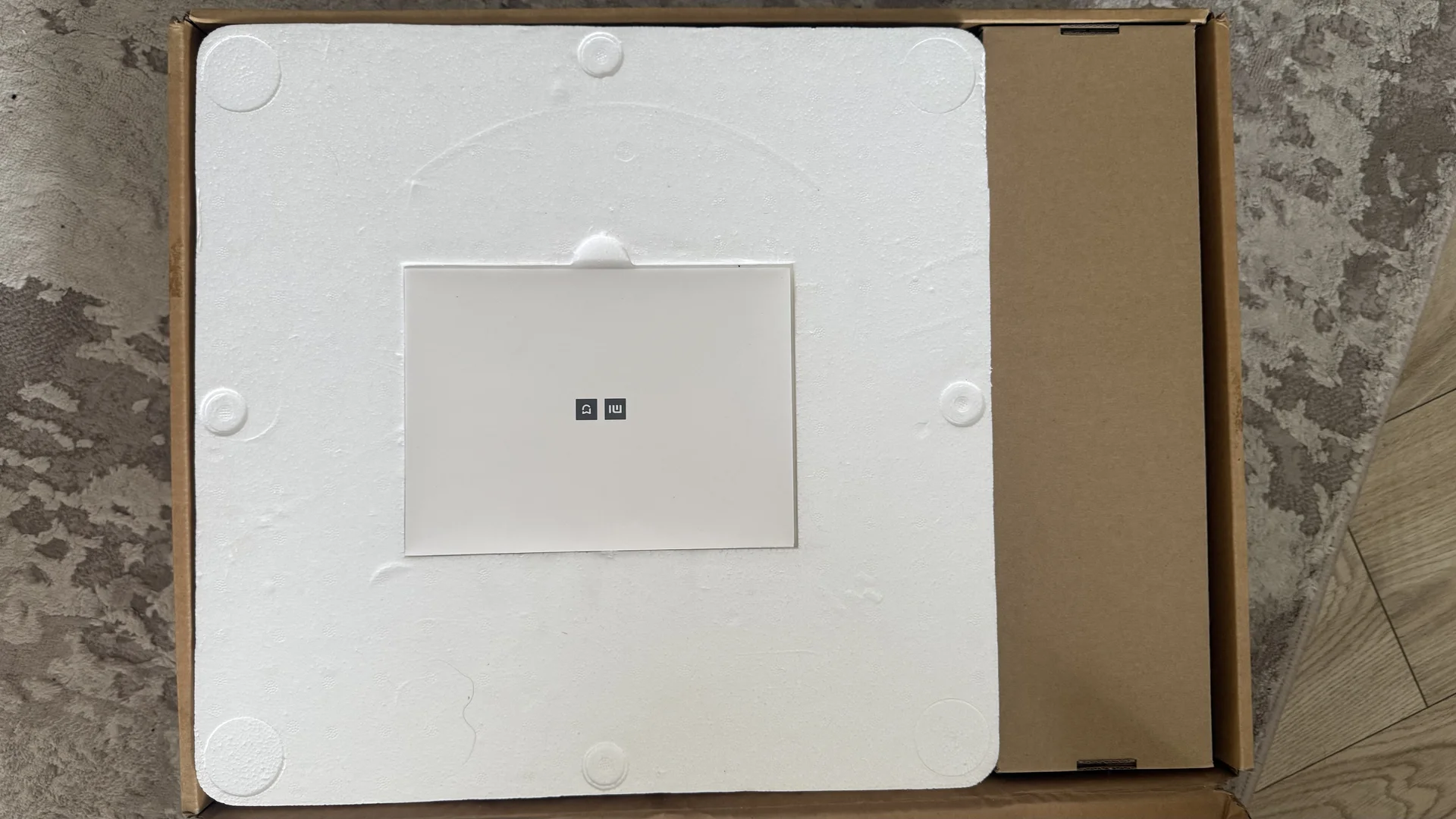 Робот-пылесос Xiaomi Mi Robot Vacuum - миниатюра 4