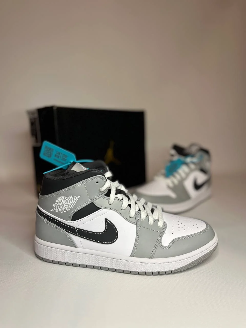 Air Jordan 1 mid "Light Smoke Grey" оригинал - изображение 1
