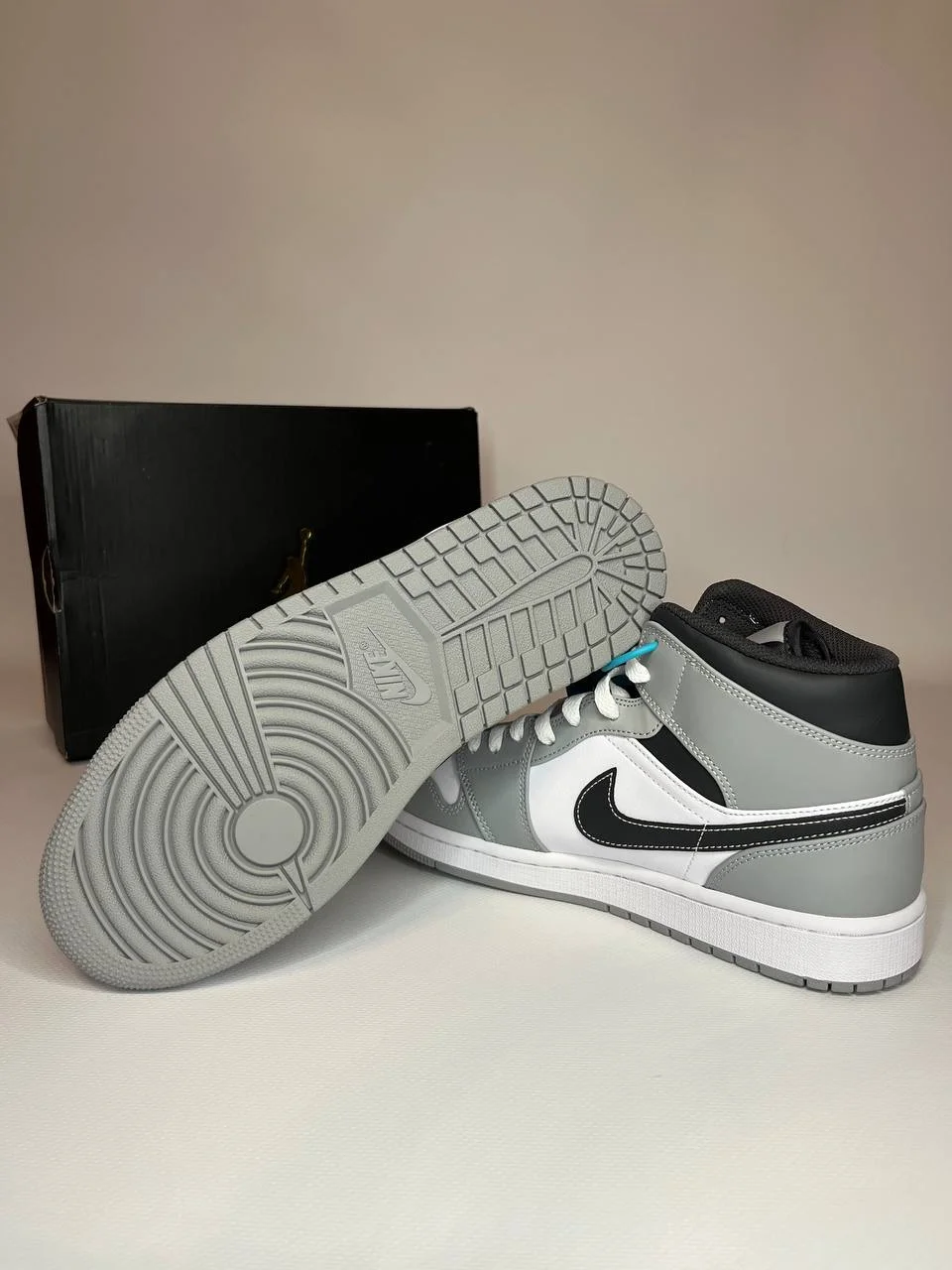 Air Jordan 1 mid "Light Smoke Grey" оригинал - миниатюра 2