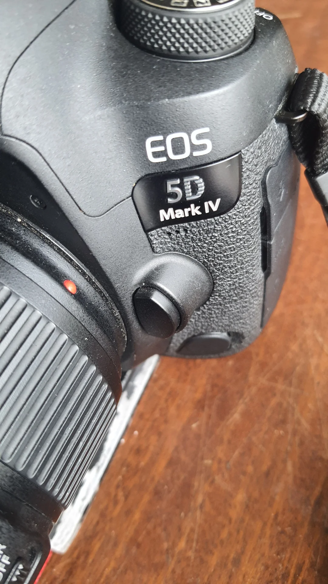 Фотоаппарат Cannon 5d Mark iv с объективом 24-105 - миниатюра 3