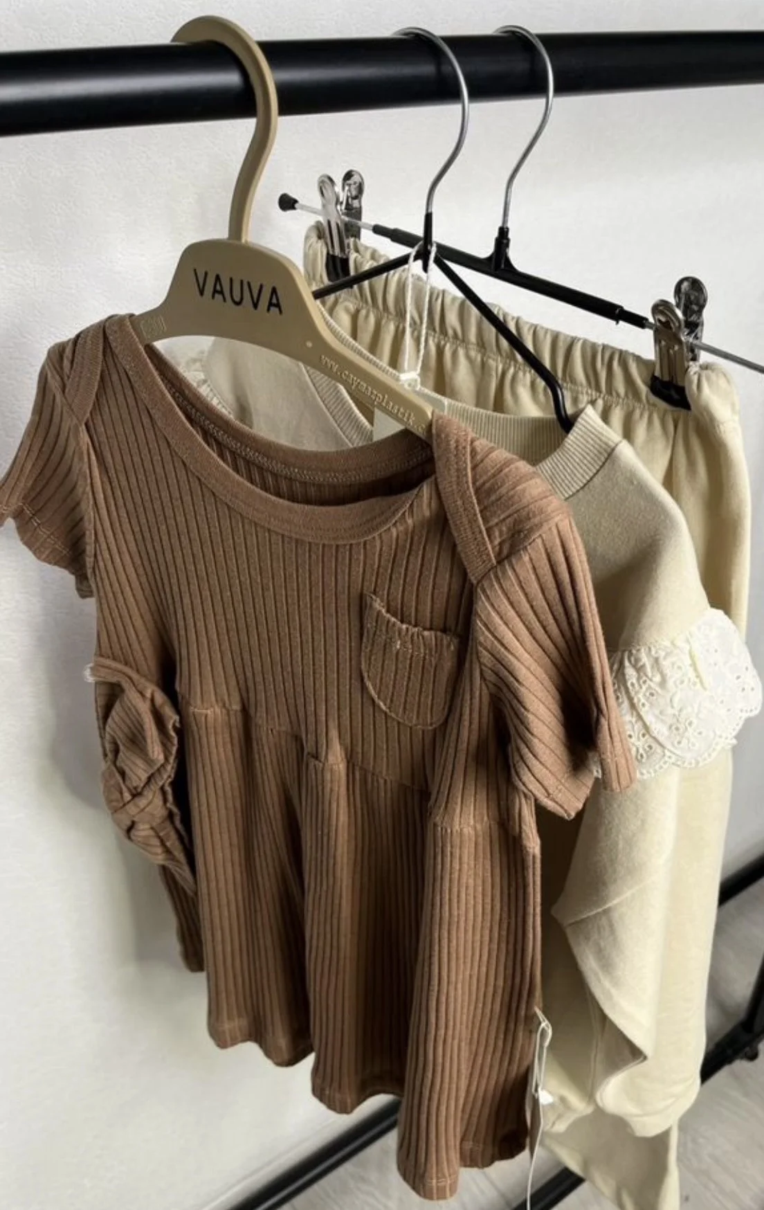 Костюм 104 и платье Vauva 86 - изображение 1