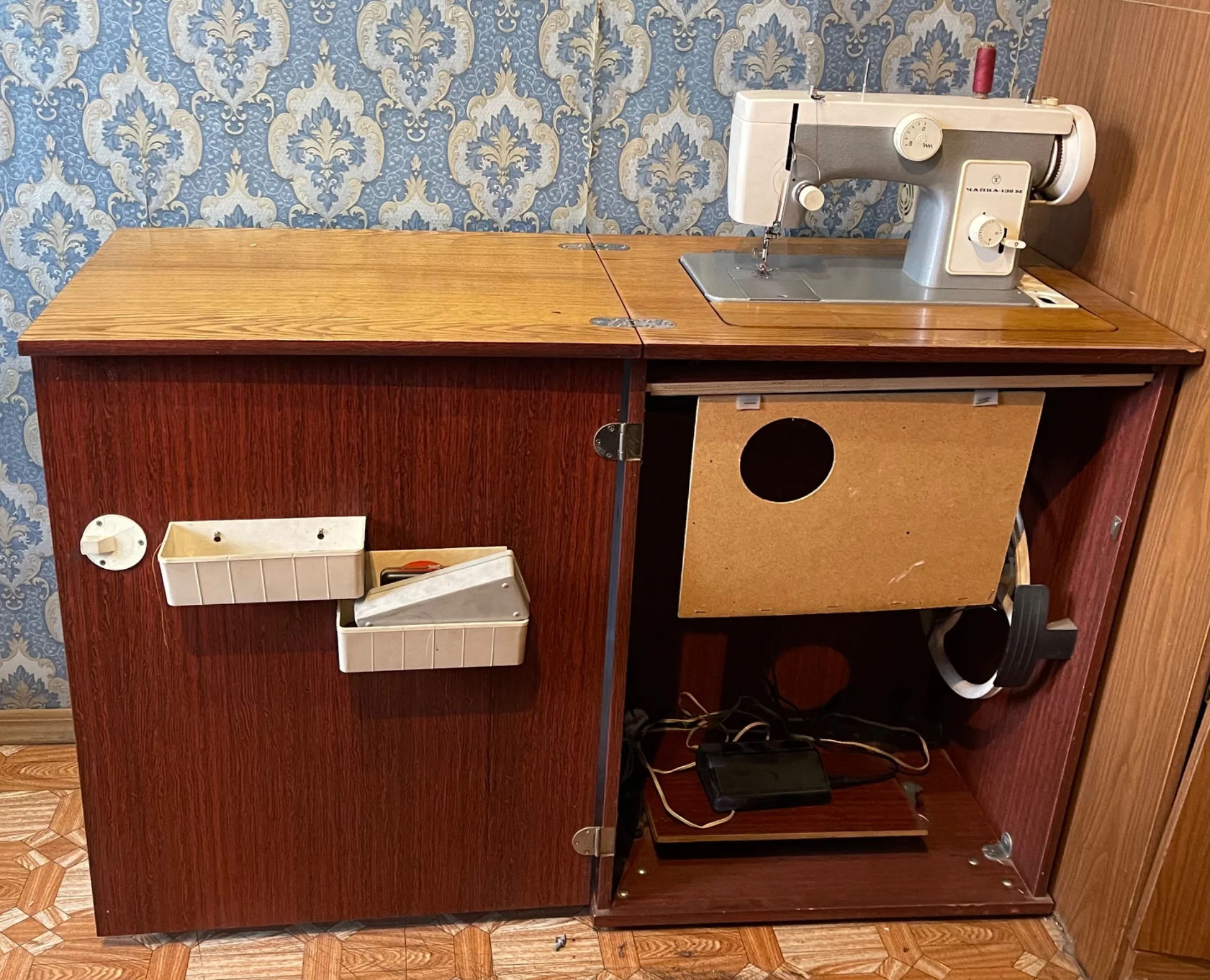 Швейная Машинка Чайка 132м - изображение 1