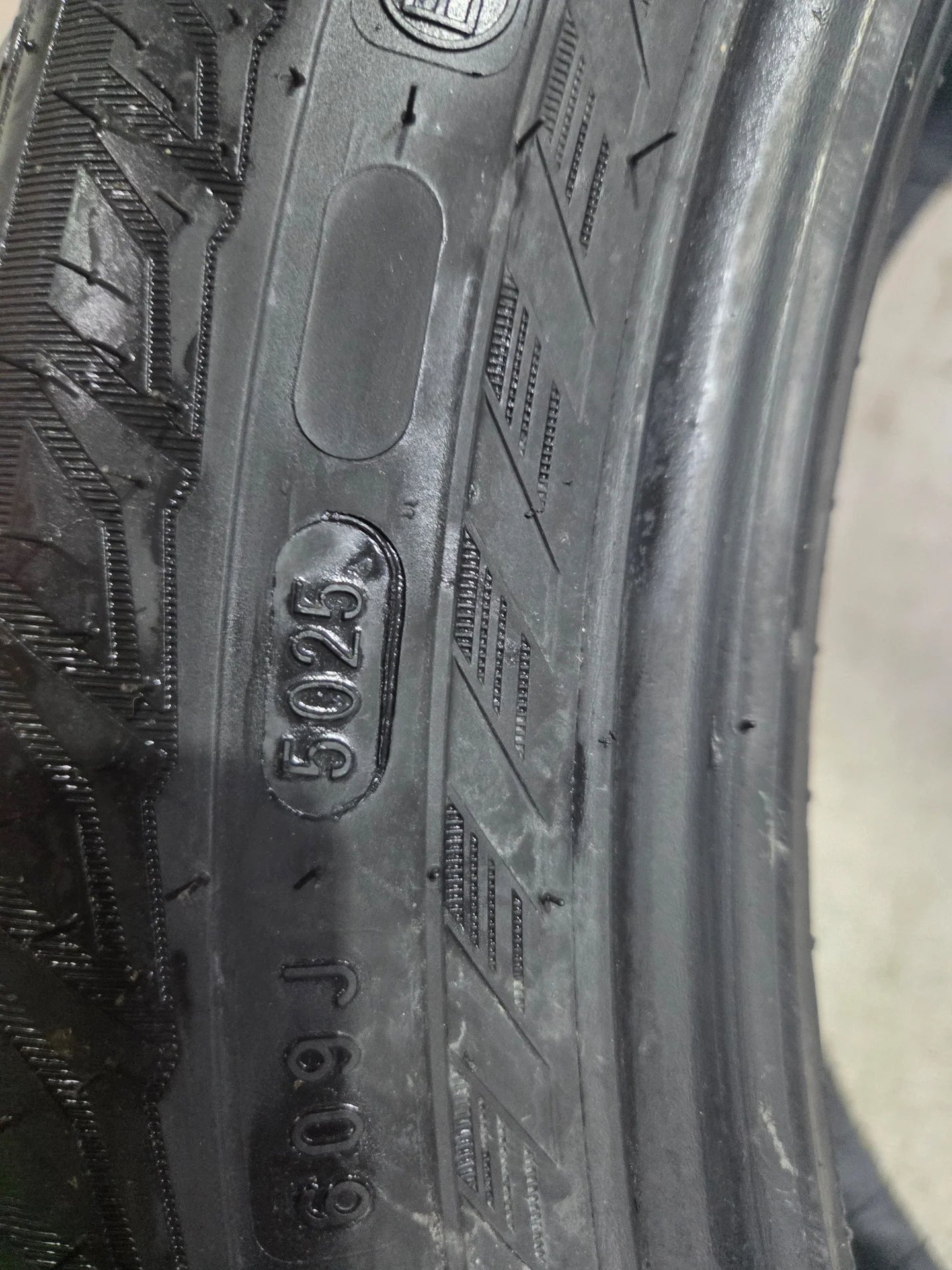 Icon tyres character 215/55 R18 aqua suv - миниатюра 2