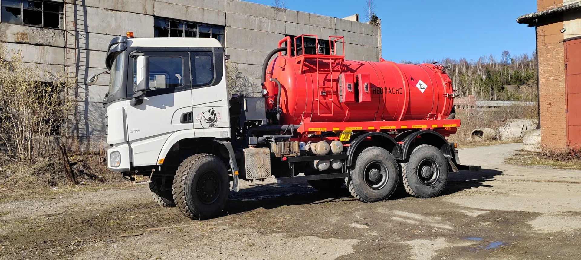 Вакуумная цистерна акн-10м3 на Shacman 6x6 - миниатюра 3