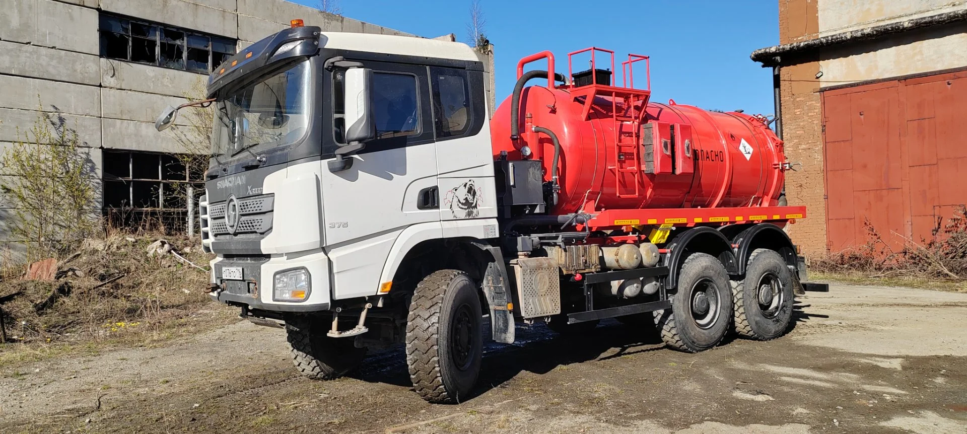 Вакуумная цистерна акн-10м3 на Shacman 6x6 - миниатюра 4