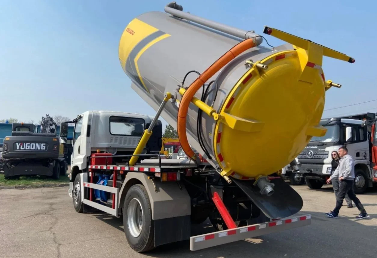 ИЛОСОС на шасси ISUZU 4х2 GIGA 205 л.с. объём бочки 10 куб.м. - миниатюра 4