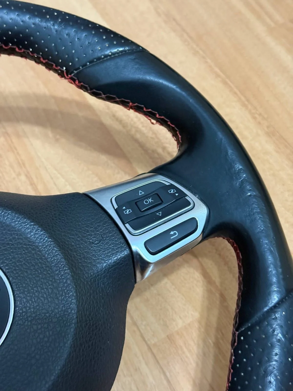 Руль Volkswagen GTI - миниатюра 2