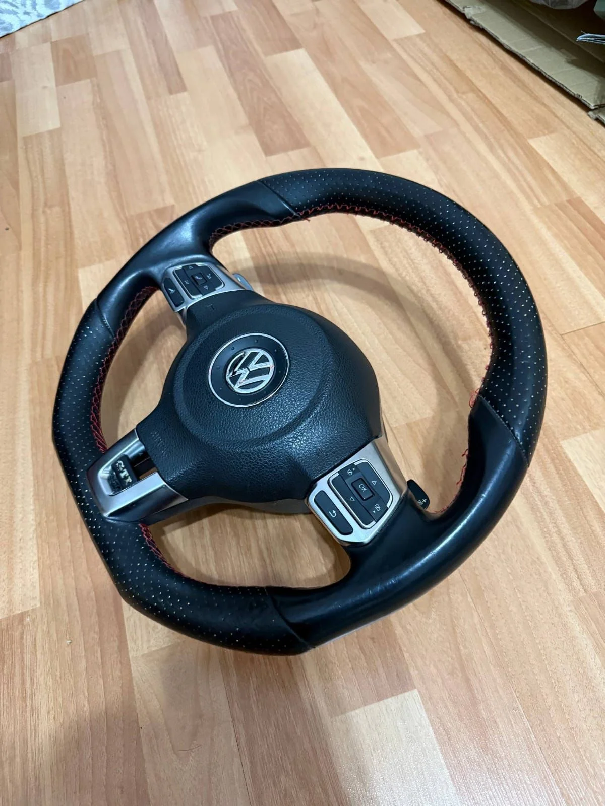 Руль Volkswagen GTI - миниатюра 7