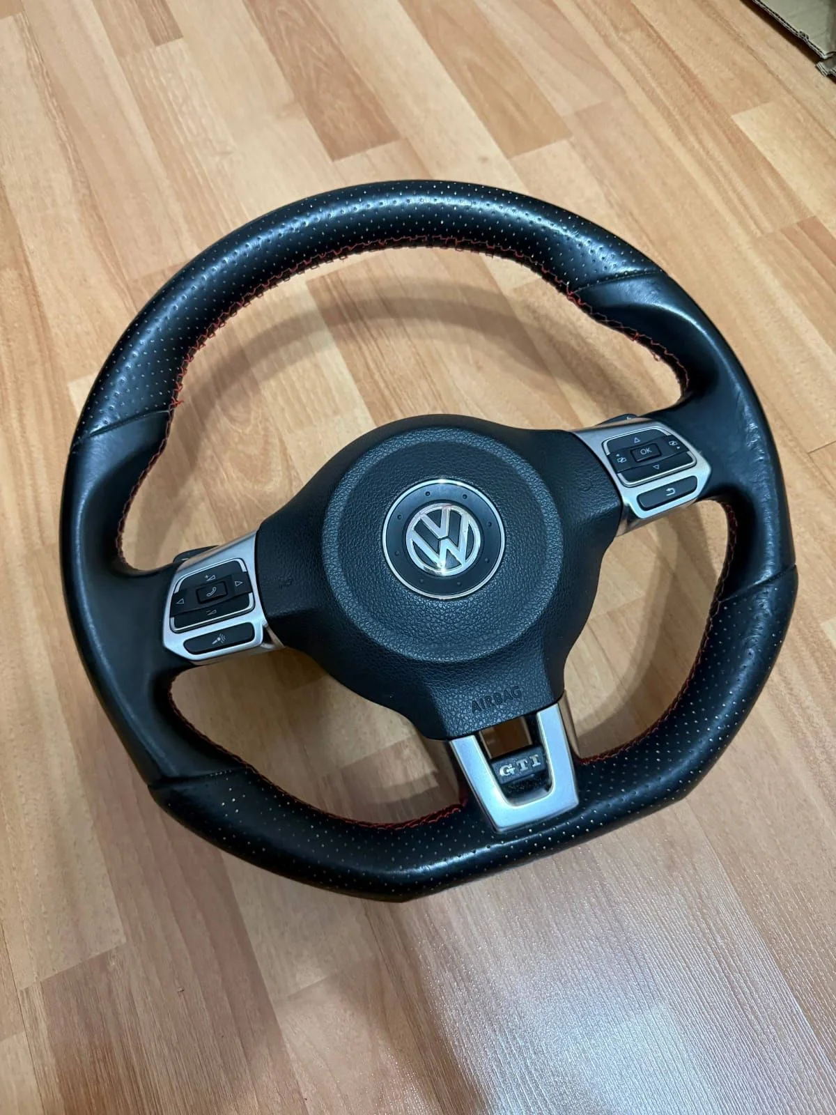 Руль Volkswagen GTI - миниатюра 8