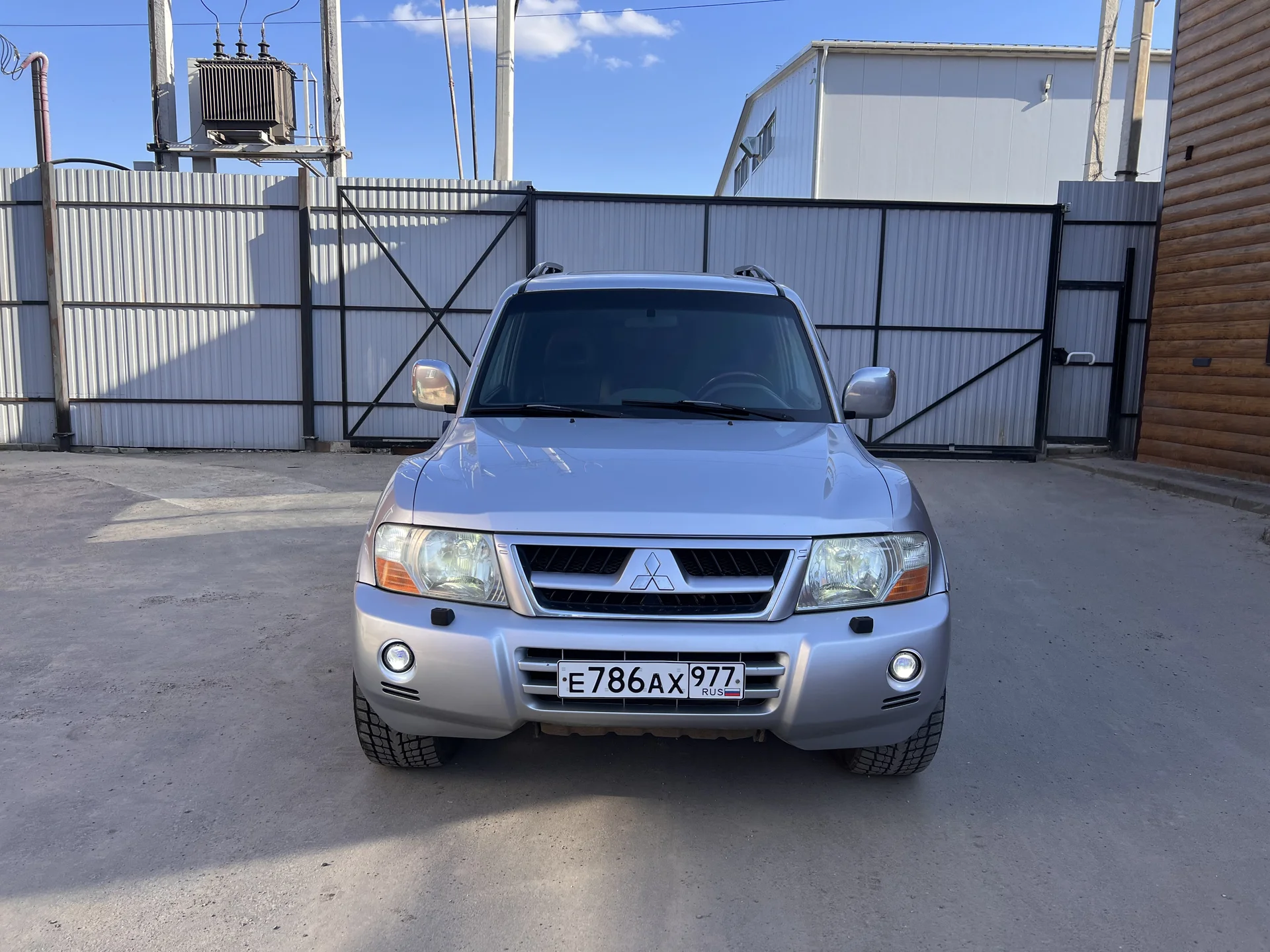 Mitsubishi pajero - миниатюра 2