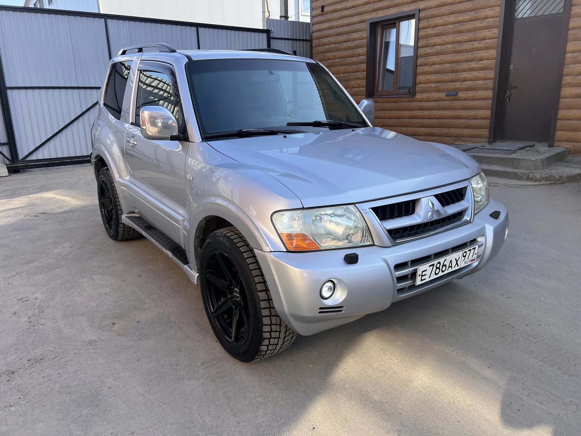 Mitsubishi pajero - миниатюра 4