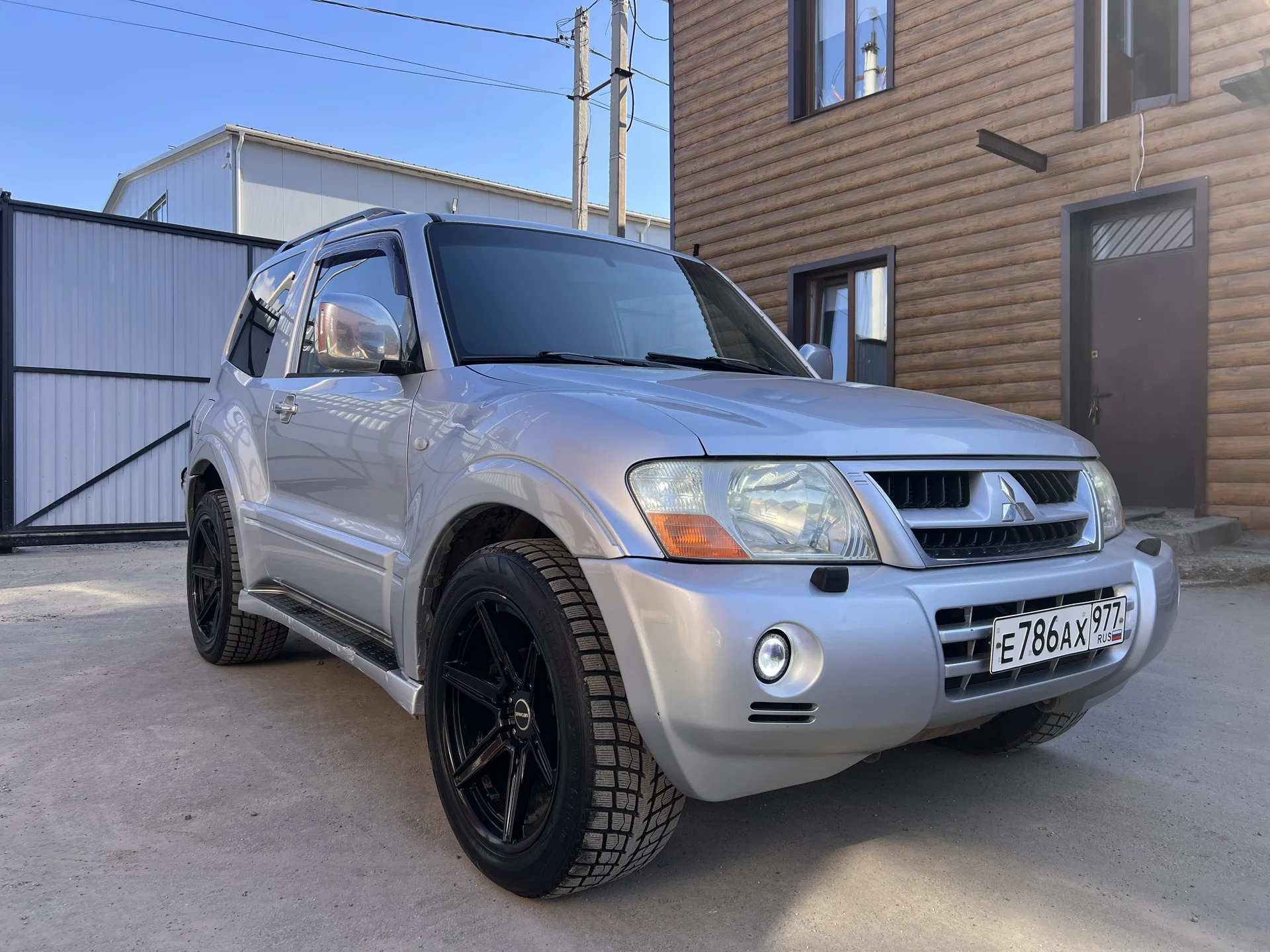 Mitsubishi pajero - миниатюра 5