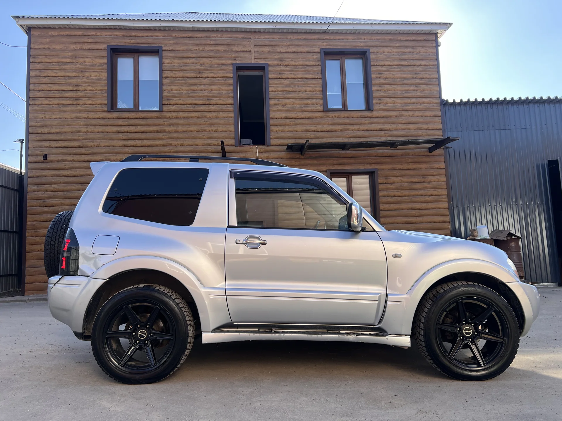 Mitsubishi pajero - миниатюра 7