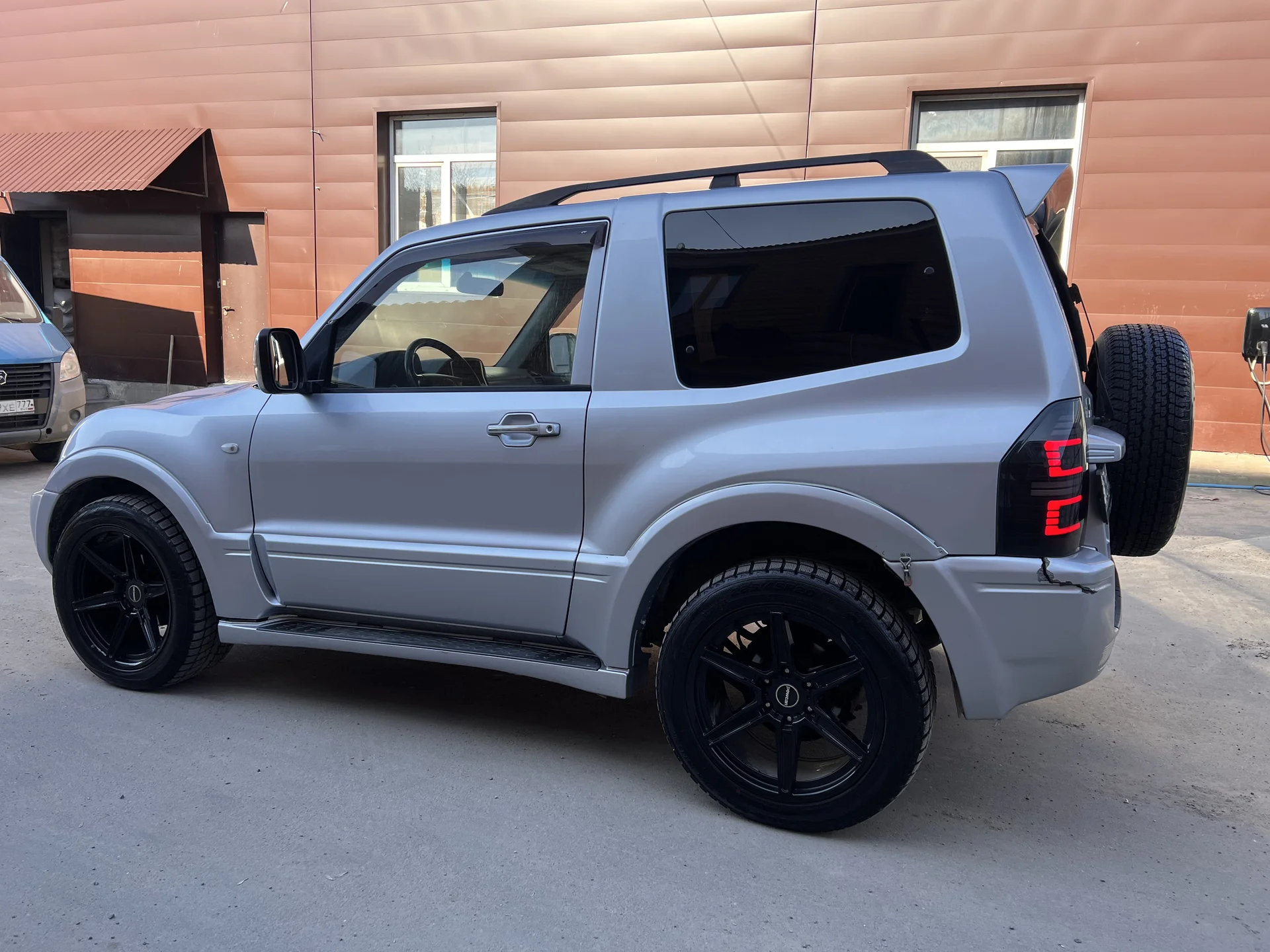 Mitsubishi pajero - миниатюра 13