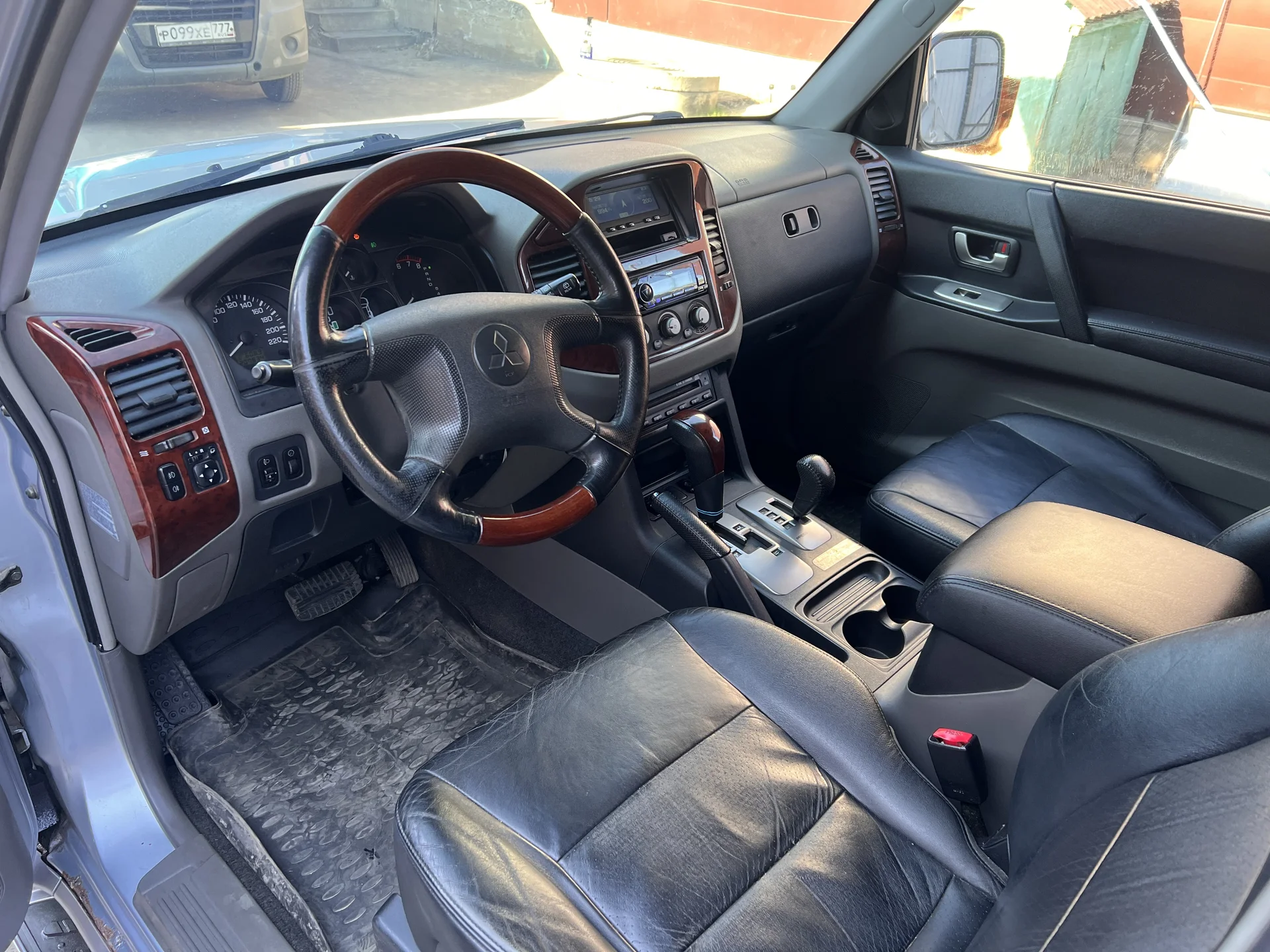 Mitsubishi pajero - миниатюра 15