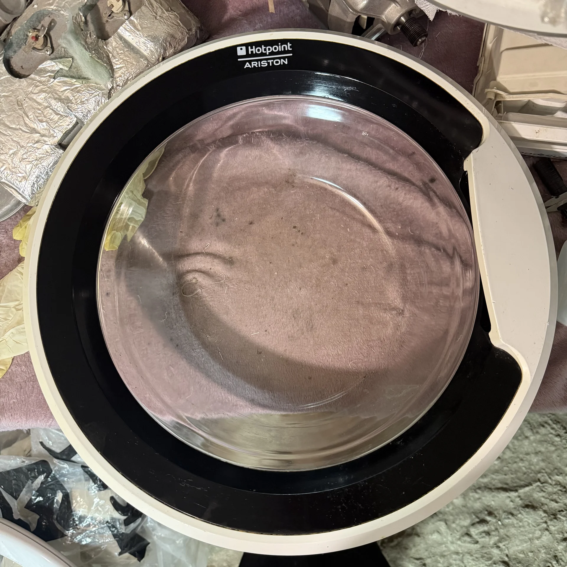 Люк стиральной машины Hotpoint Ariston - изображение 1