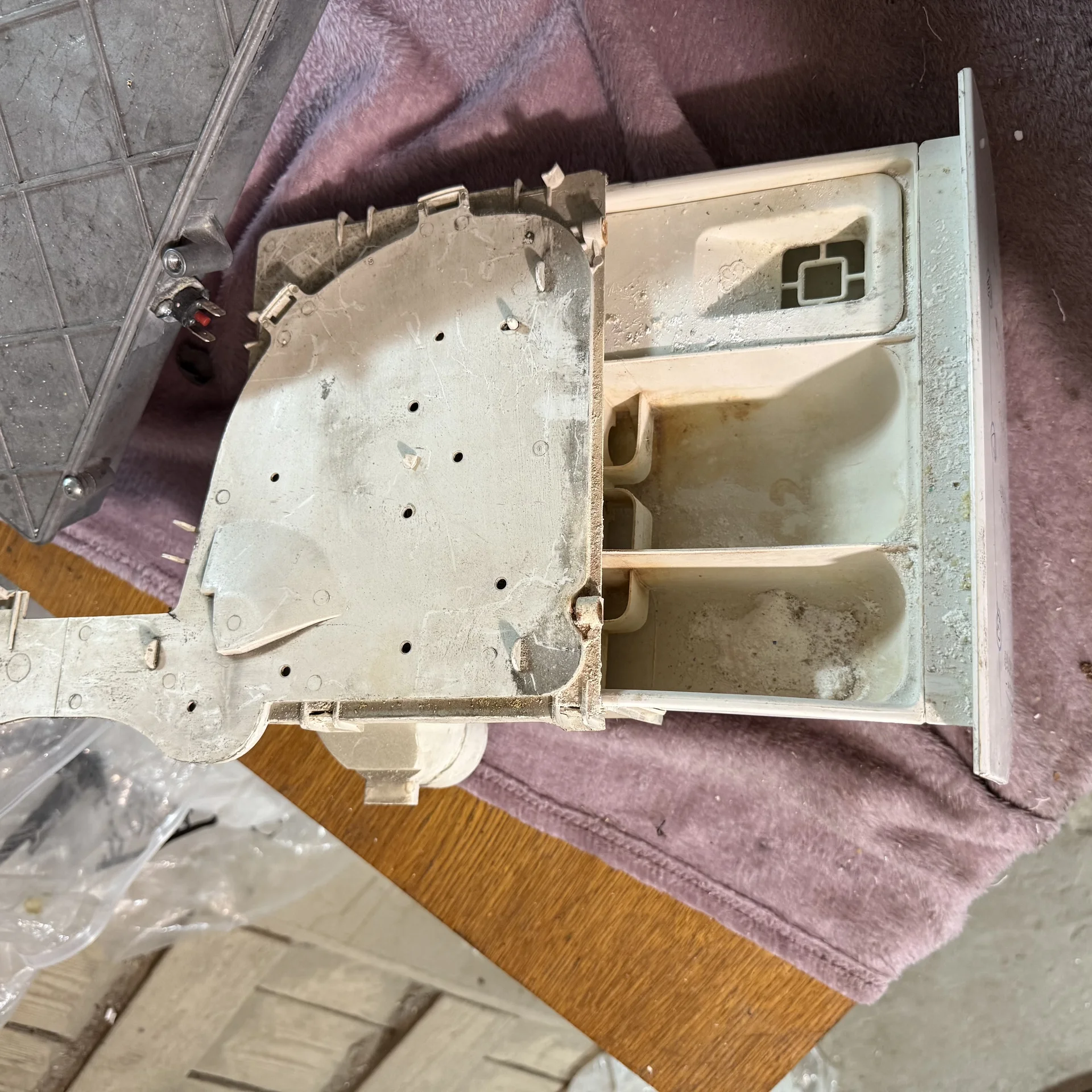 Порошкоприемник стиральной машины Hotpoint Ariston - миниатюра 2