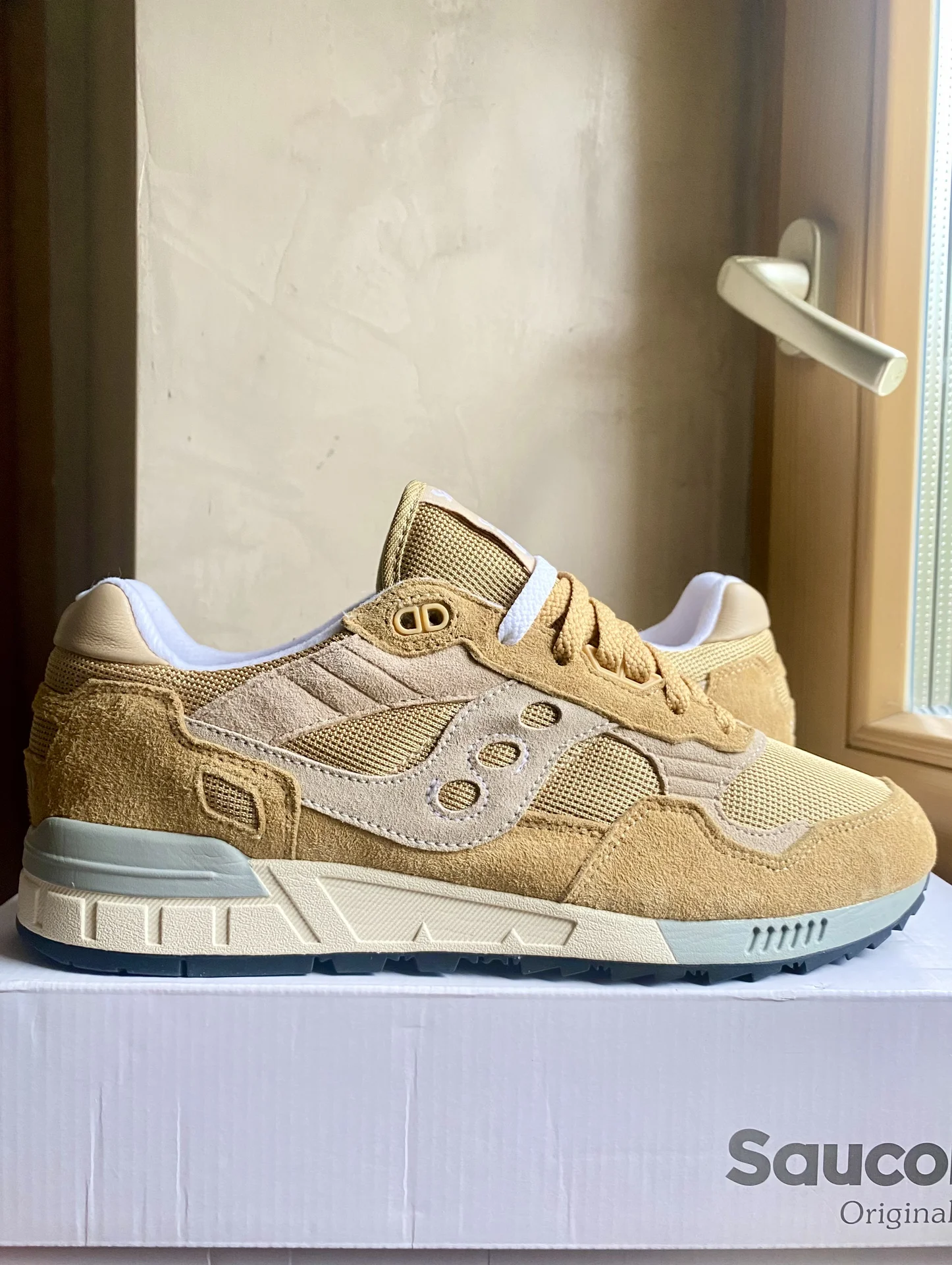Кроссовки Saucony Shadow 5000 42,5eu/9us - изображение 1