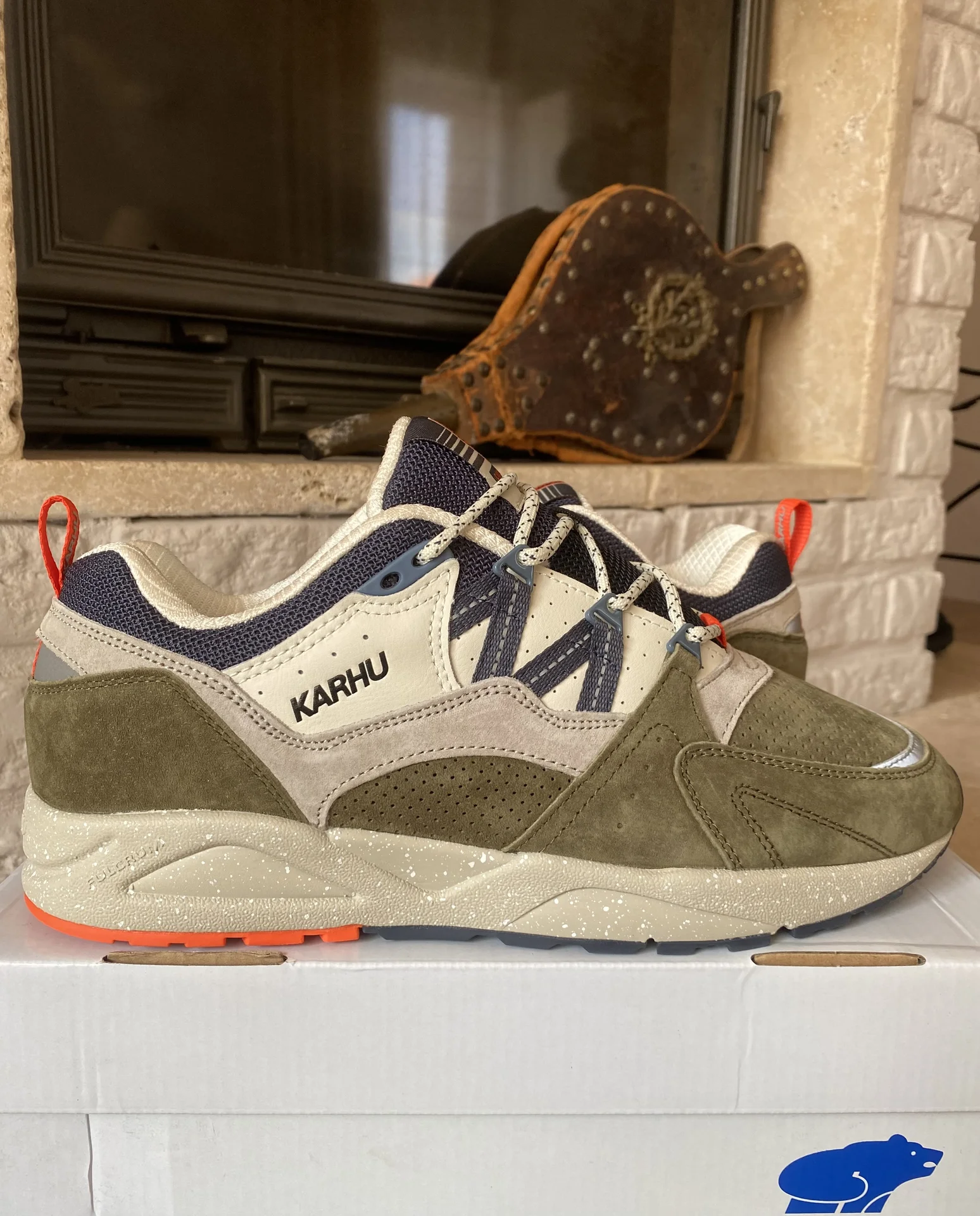 Кроссовки Кarhu Fusion 2.0 44eu/10us - изображение 1