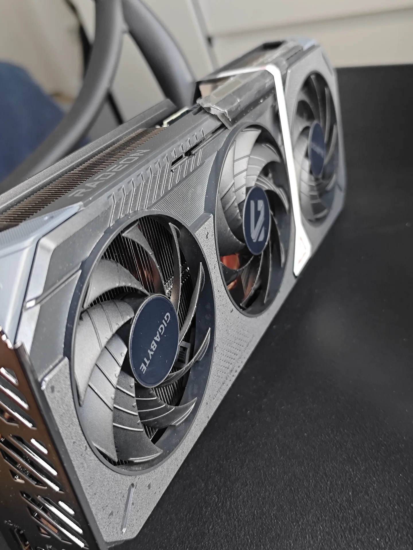 Видеокарта RX 9060xt 16gb - миниатюра 3