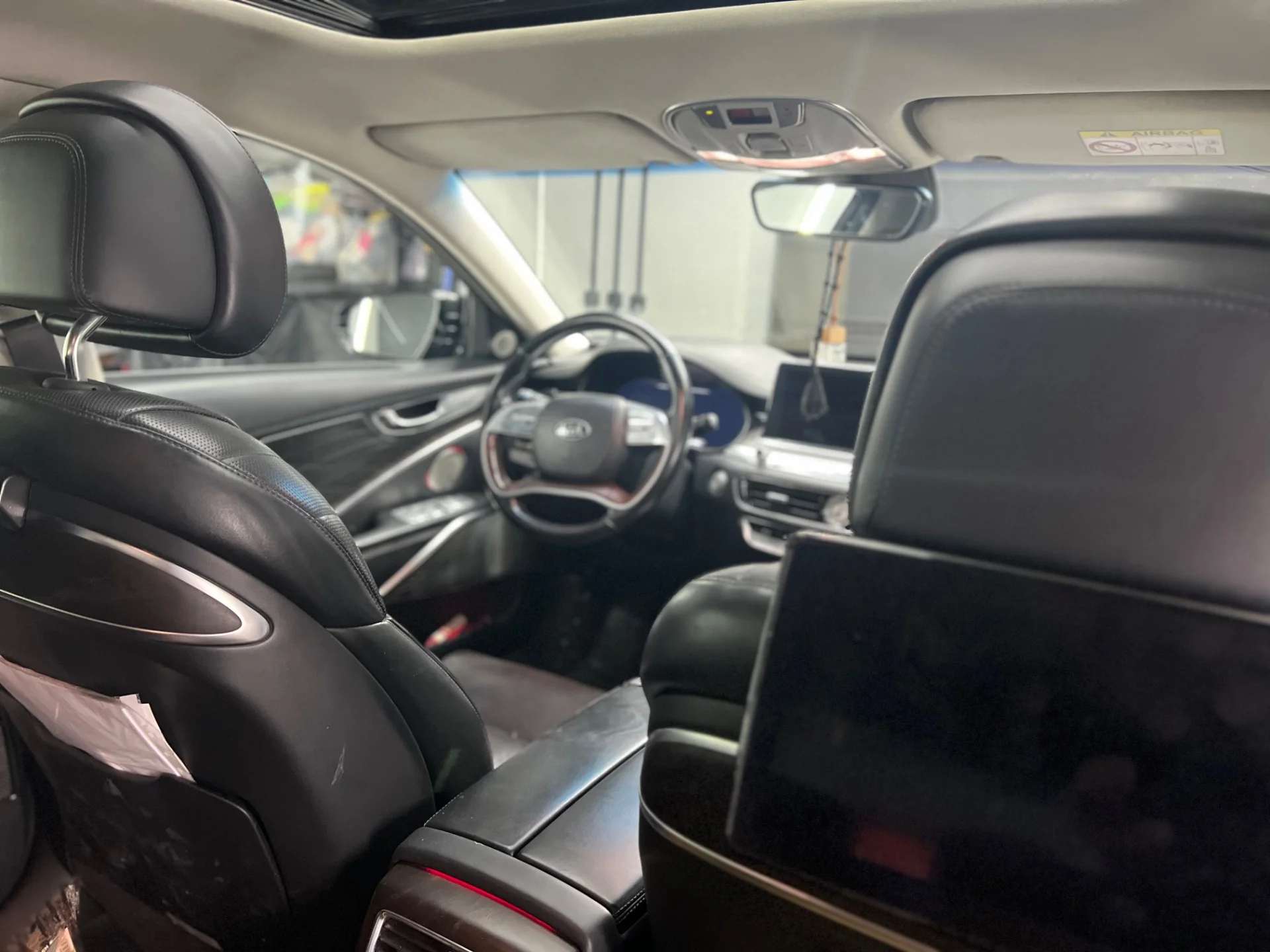 Kia K900 бизнес класс - миниатюра 3