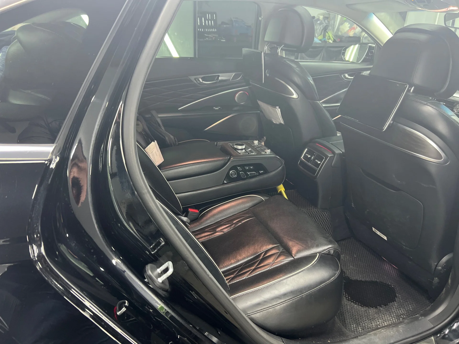 Kia K900 бизнес класс - миниатюра 5