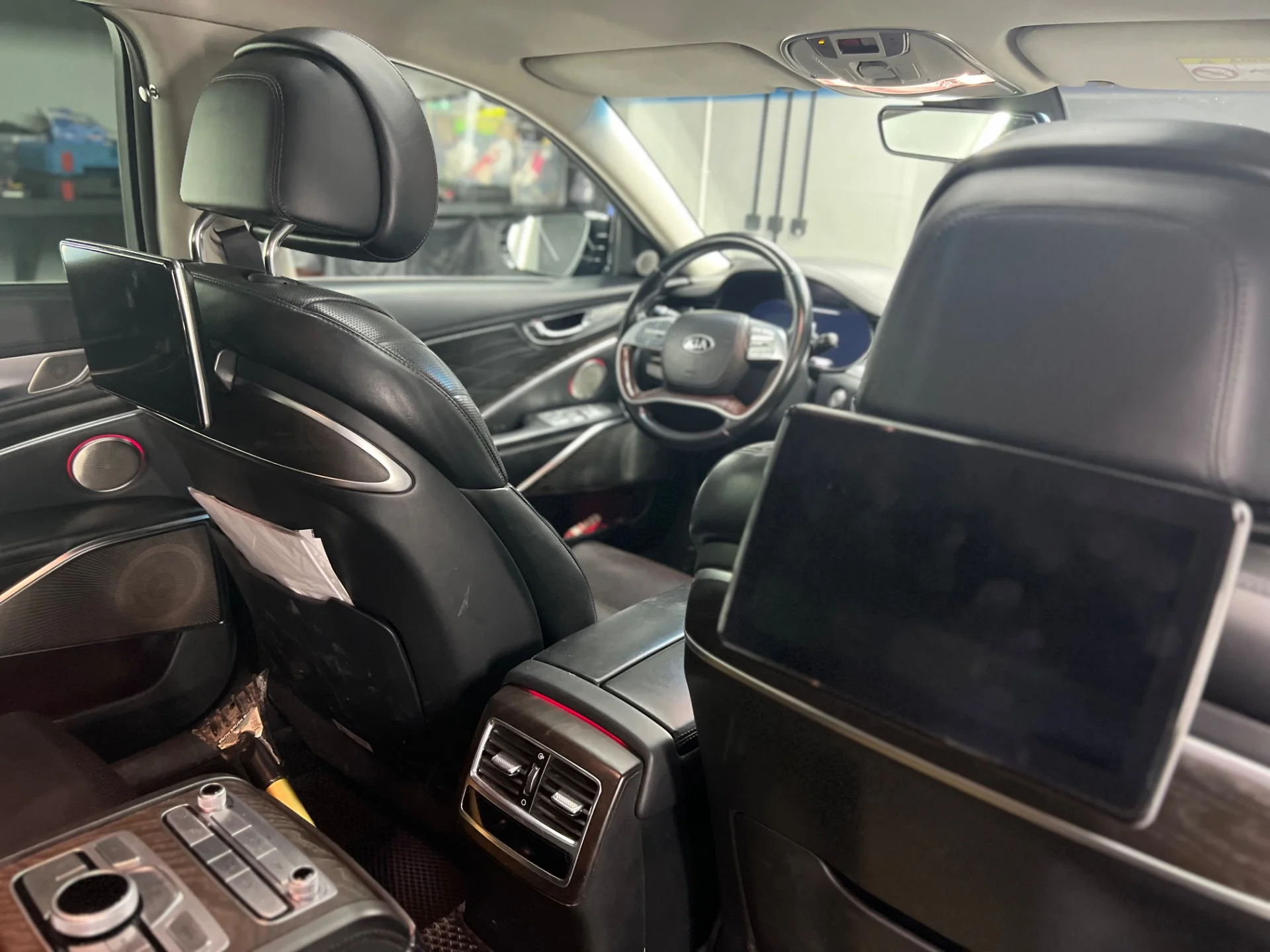 Kia K900 бизнес класс - миниатюра 6
