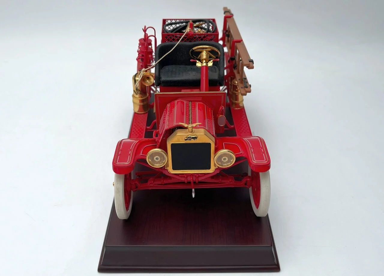 Коллекционная модель 1916 Model T Fire Engine - миниатюра 4
