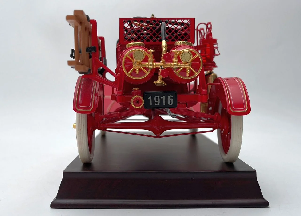 Коллекционная модель 1916 Model T Fire Engine - миниатюра 6