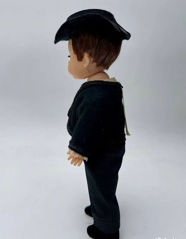 Винтажная кукла Madame Alexander Spanish Boy doll - миниатюра 3