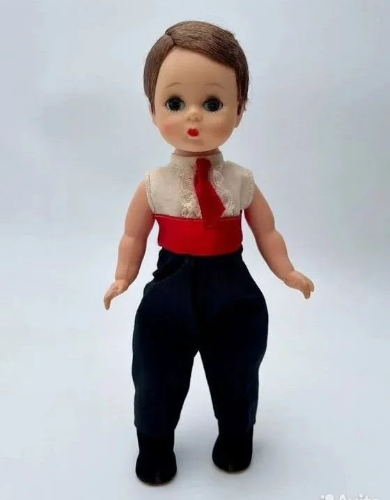 Винтажная кукла Madame Alexander Spanish Boy doll - миниатюра 7