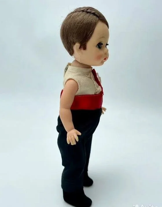 Винтажная кукла Madame Alexander Spanish Boy doll - миниатюра 9