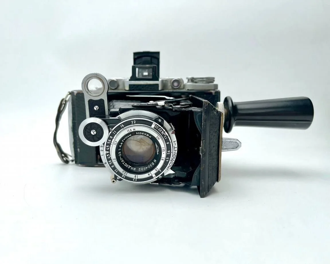 Фотоаппарат Москва Момент-1 СССР 1940–50-е - миниатюра 2