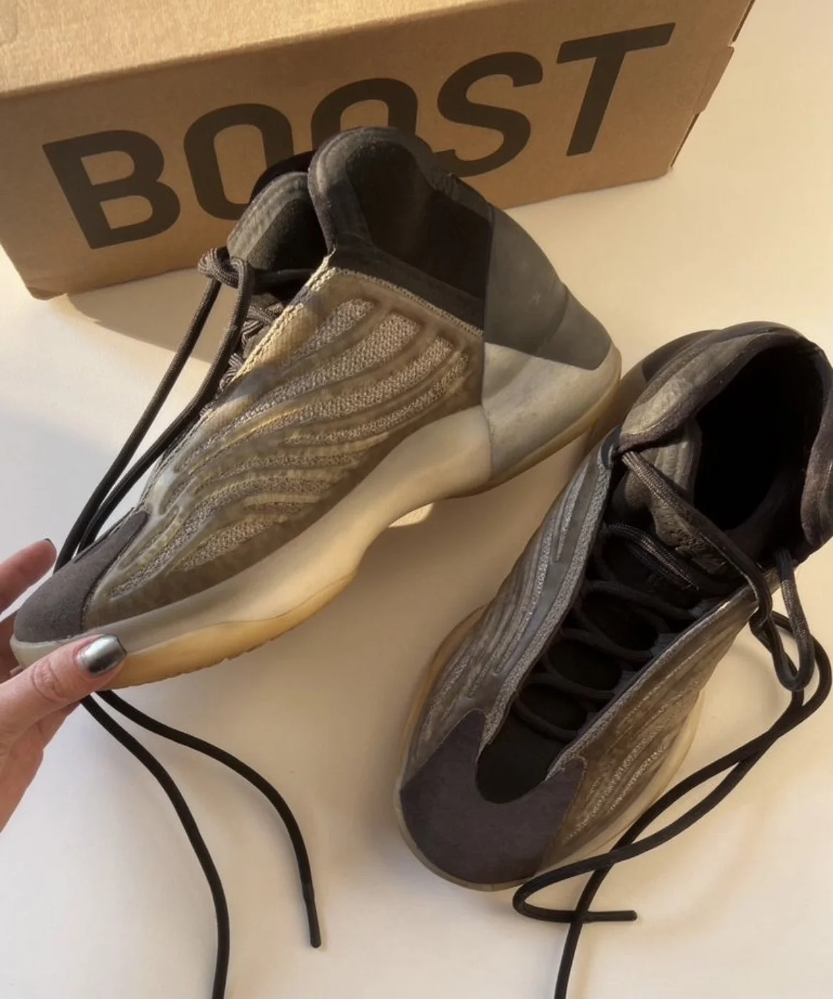 Кроссовки Adidas Yeezy Boost qntm Barium. Оригинал - миниатюра 3