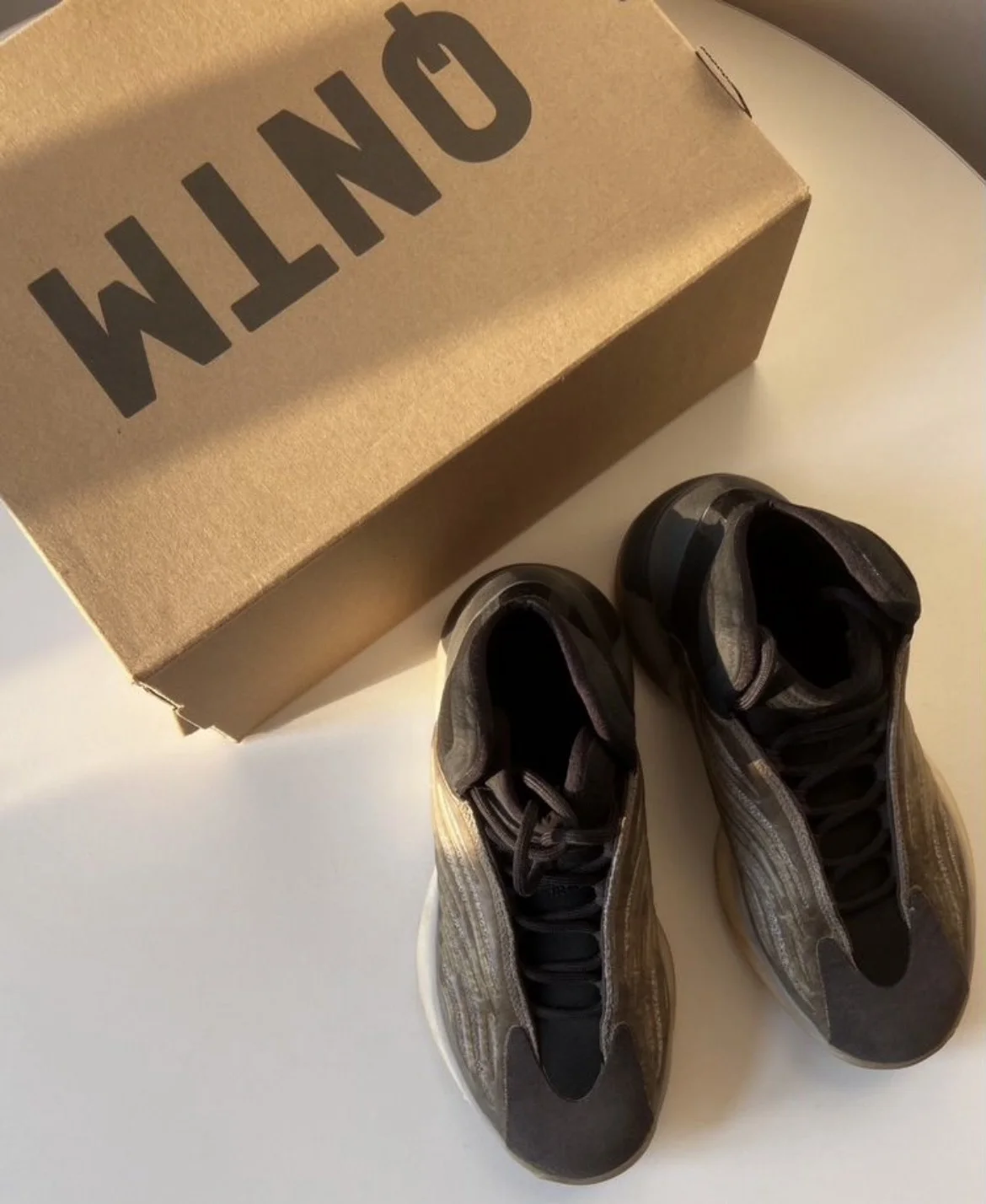 Кроссовки Adidas Yeezy Boost qntm Barium. Оригинал - миниатюра 6