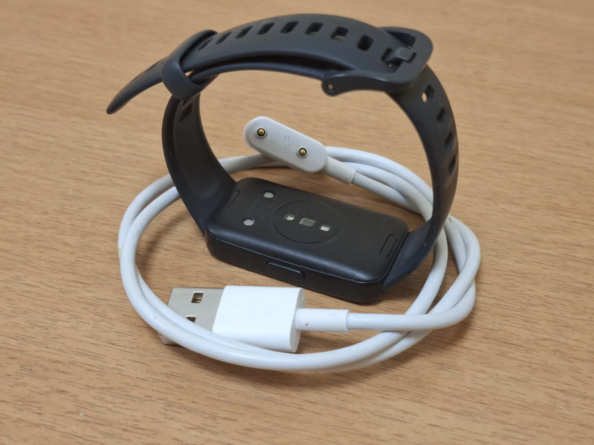 Фитнес браслет Huawei Band 8 - миниатюра 2